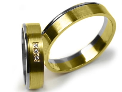 Przejdź do produktu Dwukolorowe obrączki ślubne płaskie z cyrkoniami 5mm Premium