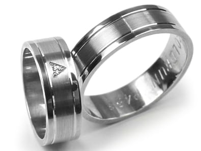 Przejdź do produktu Obrączki ślubne z białego złota płaskie z cyrkonią 6mm Premium