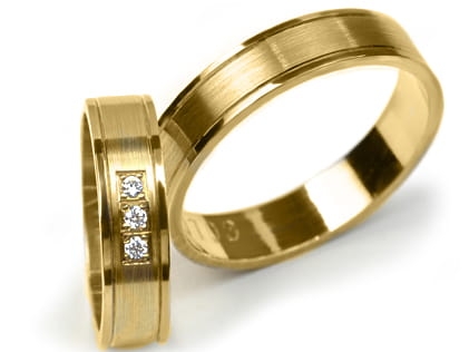 Przejdź do produktu Obrączki ślubne z żółtego złota płaskie z cyrkoniami 5mm Premium 