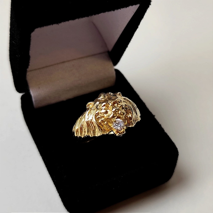 Sygnet z żółtego złota 585 z cyrkonią lew Be Unique