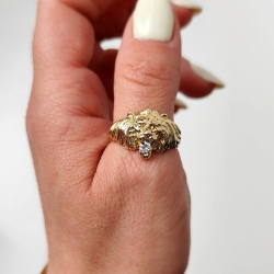 Sygnet z żółtego złota 585 z cyrkonią lew Be Unique