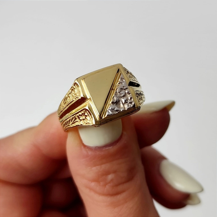 Sygnet z żółtego złota 585 Be Unique