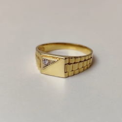 Sygnet z żółtego złota 585 z cyrkonią Be Unique