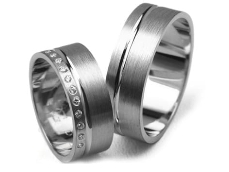 Przejdź do produktu Obrączki ślubne z białego złota płaskie z cyrkoniami 7mm Premium