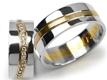 Przejdź do produktu Obrączki ślubne z dwukolorowego złota płaskie z cyrkoniami 8mm Premium