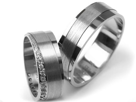 Obrączki ślubne z białego złota płaskie z cyrkoniami 7mm Premium P-484-b