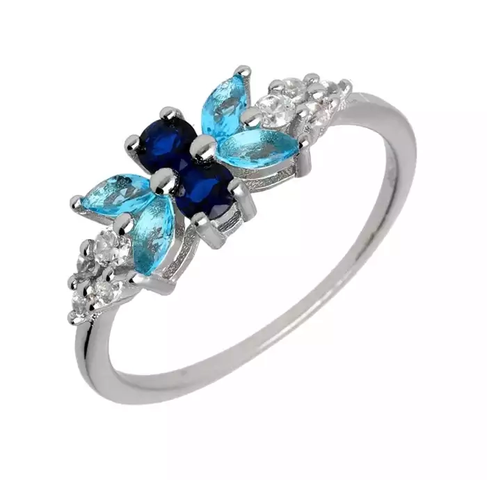 Pierścionek srebrny z niebieskimi cyrkoniami w różnych odcieniach