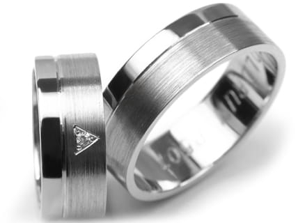 Obrączki ślubne z białego złota płaskie z cyrkonią 7mm Premium P507-b