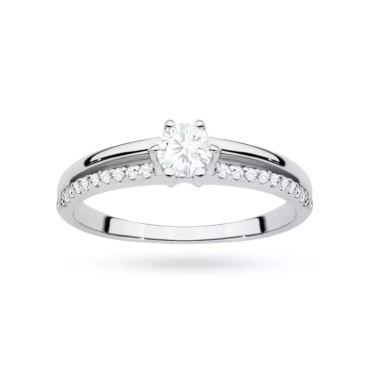 Pierścionek z białego złota, diament laboratoryjny centralny 0,30ct