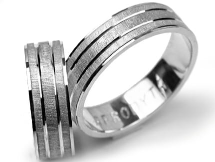 Przejdź do produktu Obrączki ślubne z białego złota płaskie 6mm Premium