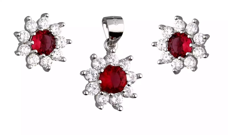 Komplet srebrnej biżuterii kolczyki + zawieszka, kwiatek, rubinowa cyrkonia