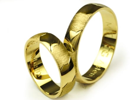 Przejdź do produktu Obrączki ślubne z żółtego złota półokrągłe 5mm Premium 