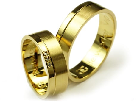 Przejdź do produktu Obrączki ślubne z żółtego złota płaskie z cyrkoniami 6mm Premium