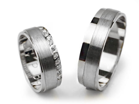 Przejdź do produktu Obrączki ślubne z białego złota płaskie z cyrkoniami 6mm Premium