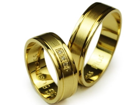 Przejdź do produktu Obrączki ślubne z żółtego złota płaskie z cyrkoniami 6mm Premium 