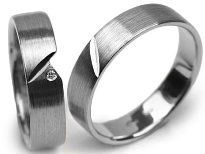 Przejdź do produktu Obrączki ślubne z białego złota półokrągłe z cyrkonią 5mm Premium