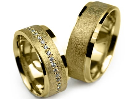 Przejdź do produktu Obrączki ślubne z żółtego złota płaskie z cyrkoniami 7mm Premium