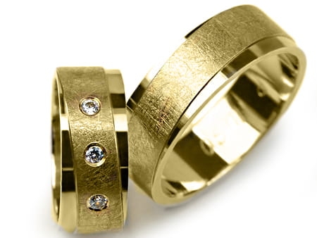 Obrączki ślubne z żółtego złota płaskie z cyrkoniami 7mm Premium P-HUGO