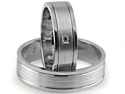 Przejdź do produktu Obrączki ślubne z białego złota płaskie z cyrkonią 5mm Premium