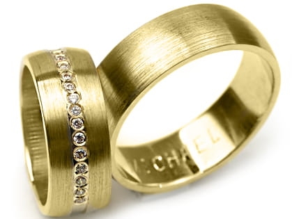 Przejdź do produktu Obrączki ślubne z żółtego złota półokrągłe z cyrkoniami 7mm Premium 