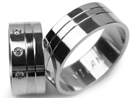 Przejdź do produktu Obrączki ślubne z białego złota płaskie z cyrkoniami 8mm Premium