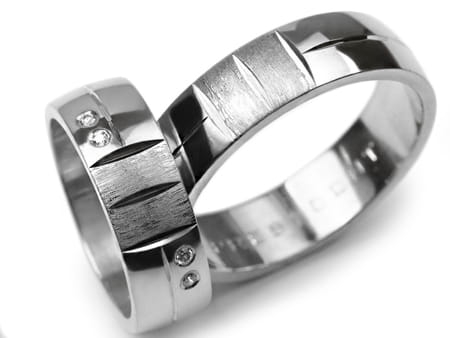 Przejdź do produktu Obrączki ślubne z białego złota półokrągłe z cyrkoniami 6mm Premium 