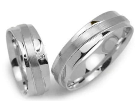 Przejdź do produktu Obrączki ślubne z białego złota półokrągłe z cyrkonią 6mm Premium 