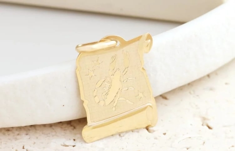 Zawieszka znak zodiaku skorpion na papirusie-585