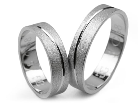 Obrączki ślubne z białego złota płaskie 5mm fala Simple S068-b