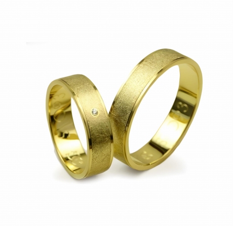 Przejdź do produktu Obrączki ślubne z żółtego złota płaskie 5mm z cyrkonią Special S093