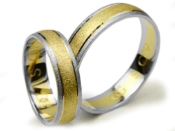 Obrączki ślubne z dwukolorowego złota półokrągłe 5mm Simple S019-k