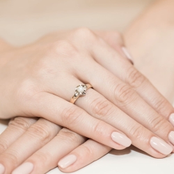 Pierścionek zaręczynowy z żółtego złota z diamentem 0,30ct Fire Of Love BW-155-0,30ct