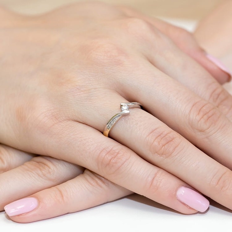 Pierścionek zaręczynowy z żółtego złota z diamentami 0,16ct Fire Of Love BW-177