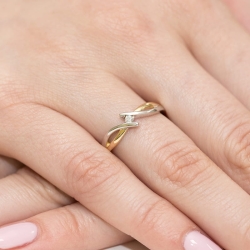 Pierścionek zaręczynowy z żółtego złota z diamentem 0,04ct Fire Of Love BW-191-0,04ct