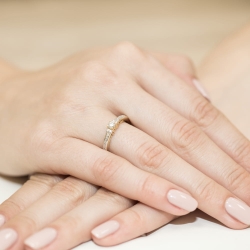 Pierścionek zaręczynowy z żółtego złota z diamentami 0,24ct Fire Of Love BW-201