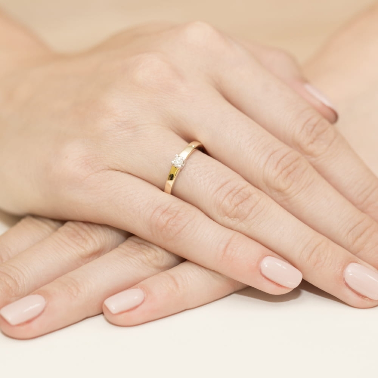 Pierścionek zaręczynowy z żółtego złota z diamentem 0,08ct Fire Of Love BW-225-0,08ct