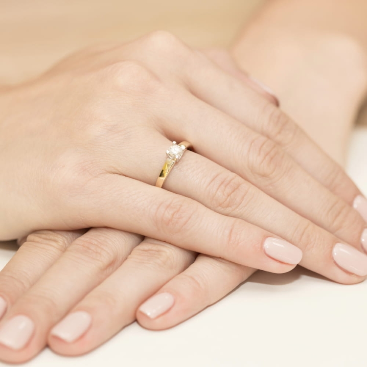 Pierścionek zaręczynowy z żółtego złota z diamentem 0,25ct Fire Of Love BW-225B-0,25ct