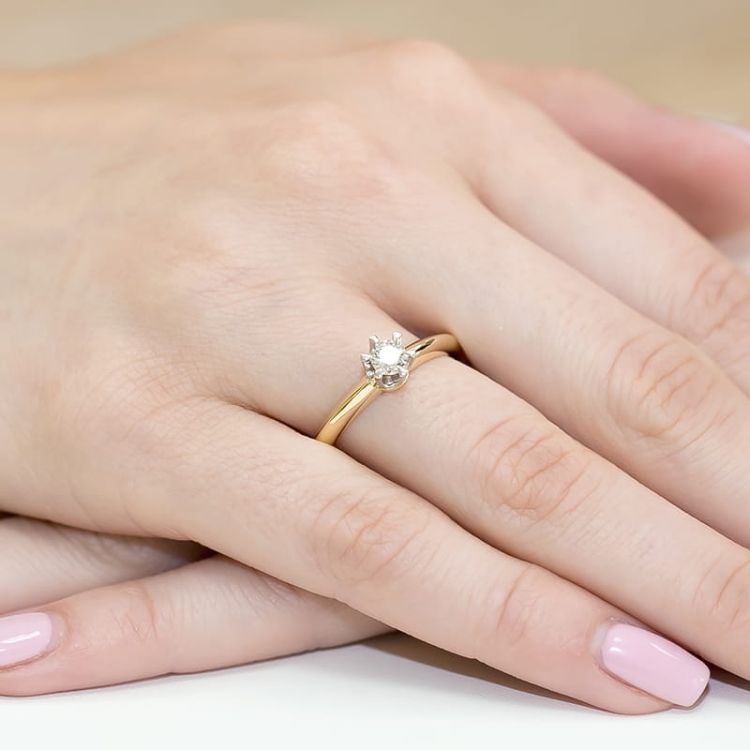 Pierścionek zaręczynowy z żółtego złota z diamentem 0,30ct Fire Of Love BW-267