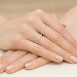 Pierścionek zaręczynowy z żółtego złota z diamentami 0,09ct Fire Of Love BW-306