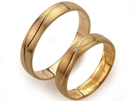 Obrączki ślubne z różowego złota półokrągłe z cyrkonią 4mm Always A033-r