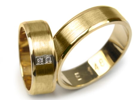 Obrączki ślubne z żółtego złota płaskie z cyrkoniami 6mm Estetic E148