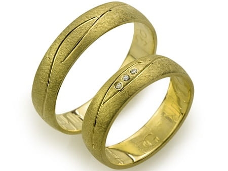 Obrączki ślubne z żółtego złota półokrągłe z cyrkoniami 5mm Always  A039