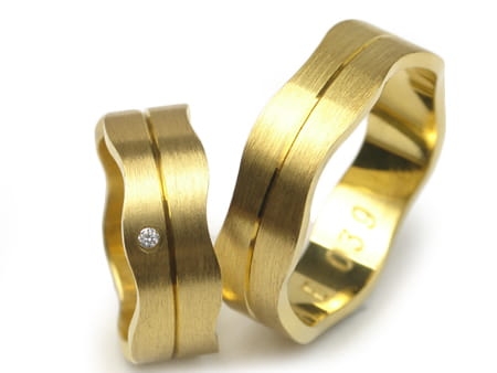 Obrączki ślubne z żółtego złota płaskie z cyrkonią 6mm Estetic E039