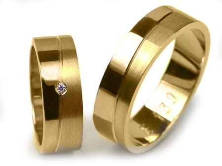 Przejdź do produktu Obrączki ślubne z żółtego złota płaskie z cyrkonią 6mm Estetic