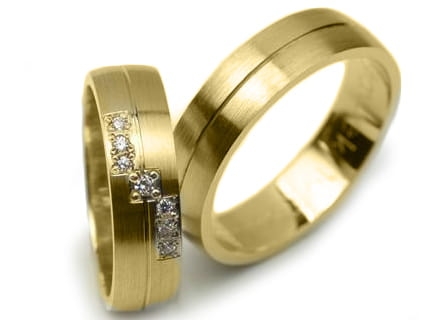 Obrączki ślubne z żółtego złota półokrągłe z cyrkoniami 5mm Estetic E220