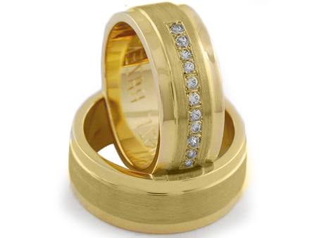 Obrączki ślubne z żółtego złota płaskie z cyrkoniami 8mm Estetic E240