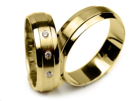Przejdź do produktu Obrączki ślubne z żółtego złota płaskie z cyrkoniami 6mm Estetic