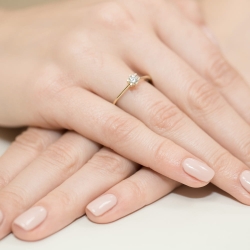 Pierścionek zaręczynowy z żółtego złota z diamentem 0,23ct Fire Of Love BW-387