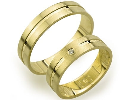Przejdź do produktu Obrączki ślubne z żółtego złota płaskie z cyrkonią 5mm Always