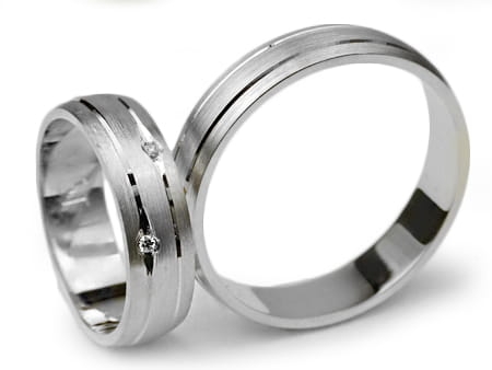 Obrączki ślubne z białego złota półokrągłe z cyrkoniami 5mm Infinity I024-b